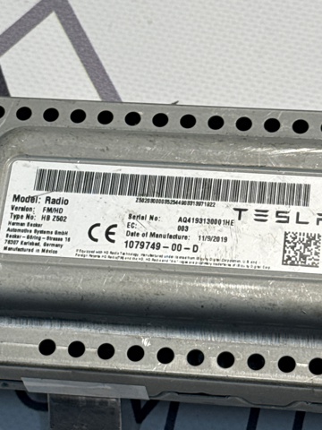 Магнитола (радио AM/FM) 107974900D TESLA