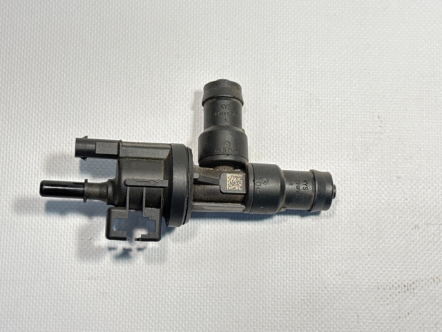 Клапан паров бака 13907643106 BMW