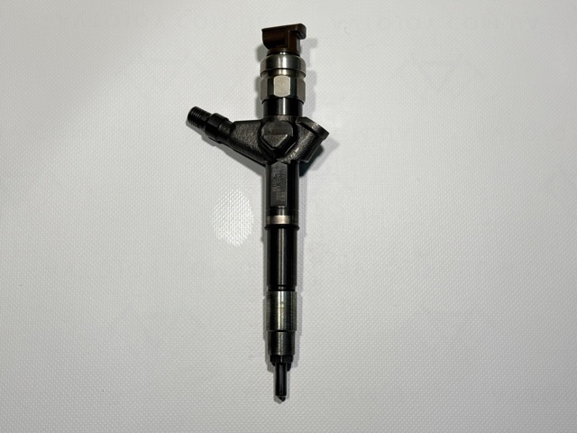 Форсунка инжектора 16600EB300 NISSAN