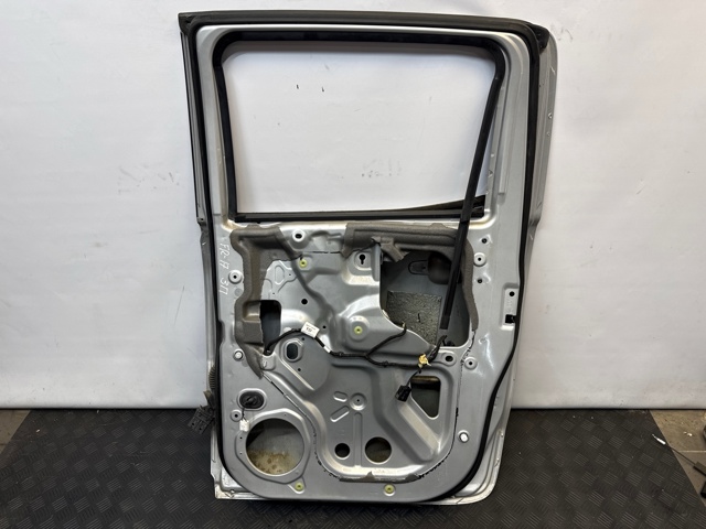 1725469 FORD Дверь задняя правая купить в Ужгород