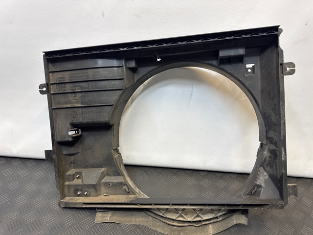 NISSAN 214764KJ0C Диффузор радиатора в наличии Днепр