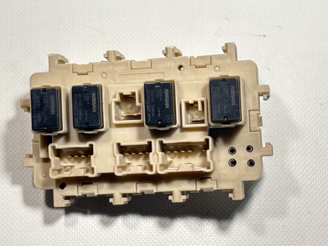 NISSAN 243504KJ0A Блок предохранителей в наличии Кривой Рог