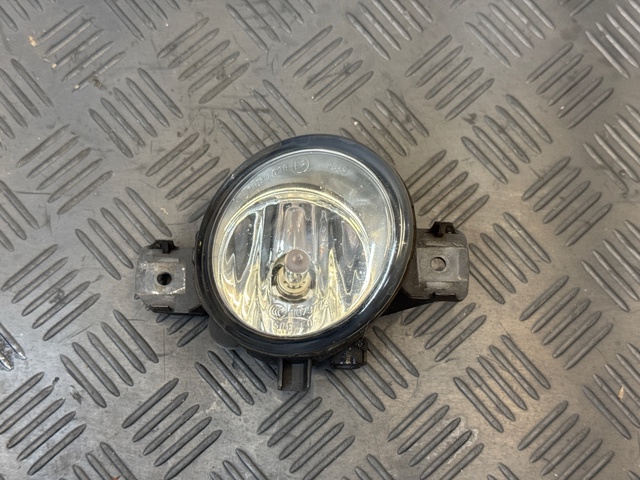 Фара противотуманная, правая 261508992A NISSAN