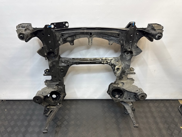 Крабобалка передней подвески 31106884852 BMW