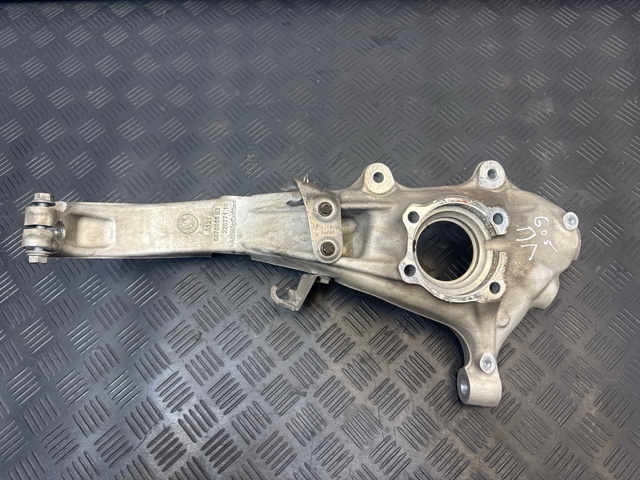 Цапфа передняя левая 31216876655 BMW