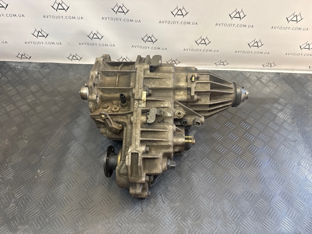 Коробка раздаточная 331007S110 NISSAN