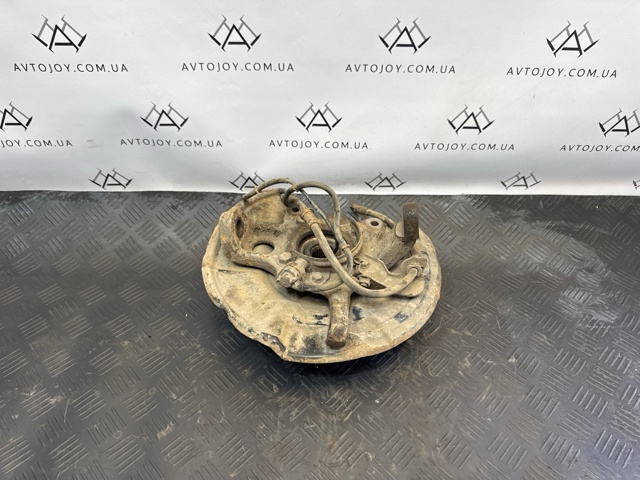Цапфа поворотная левая 3870A021 MITSUBISHI