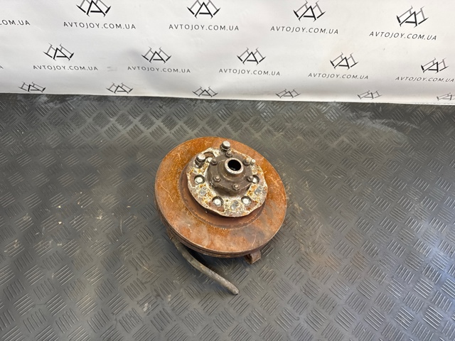 Цапфа (поворотный кулак) передний левый 40015VK355 NISSAN