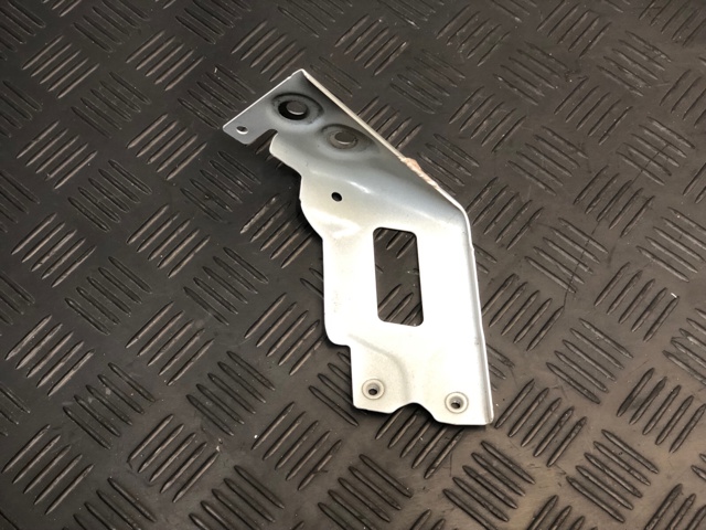 41007492371 BMW Кронштейн крыла заднего купить в Киев