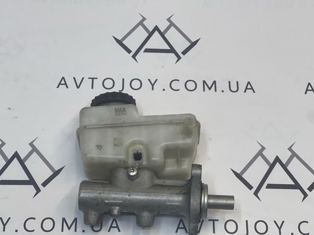 Цилиндр главный тормоза (гидротормозов) 46010EB326 NISSAN
