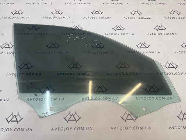 Стекло пассажирской двери 51337259826 BMW