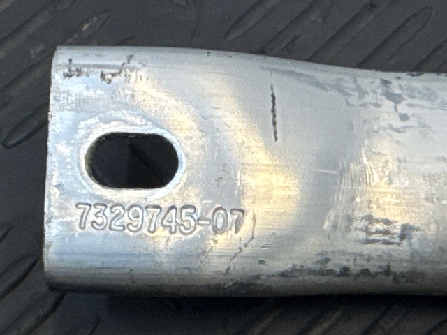 BMW 51617329745 Распорка передних стоек подвески левая в наличии Ирпень