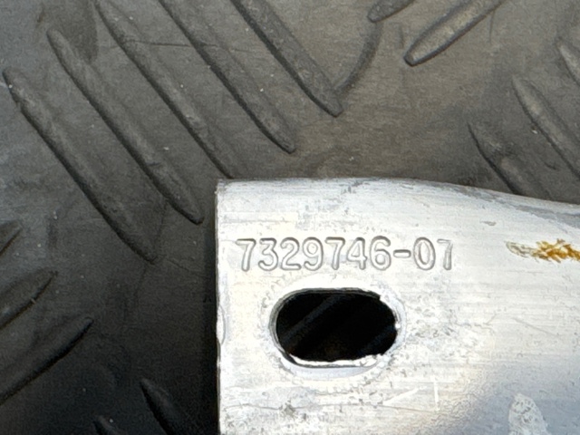 51617329746 BMW Распорка передних стоек подвески правая купить в Житомир