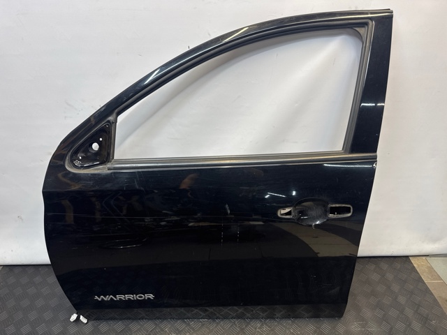 Передняя левая дверь 5700B793 MITSUBISHI