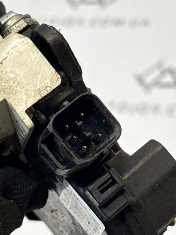 5715A421 MITSUBISHI Замок водительской двери купить в Ужгород
