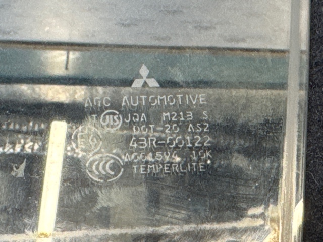 MITSUBISHI 5736A025 Стекло двери задней левой в наличии Хмельницкий