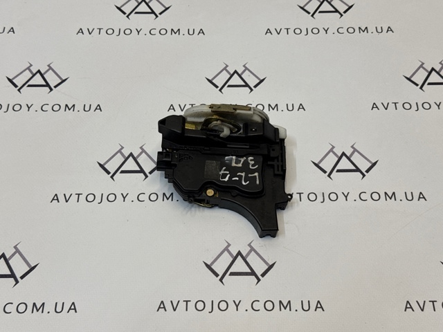 5745A094 MITSUBISHI Замок двери задней правой купить в Украина