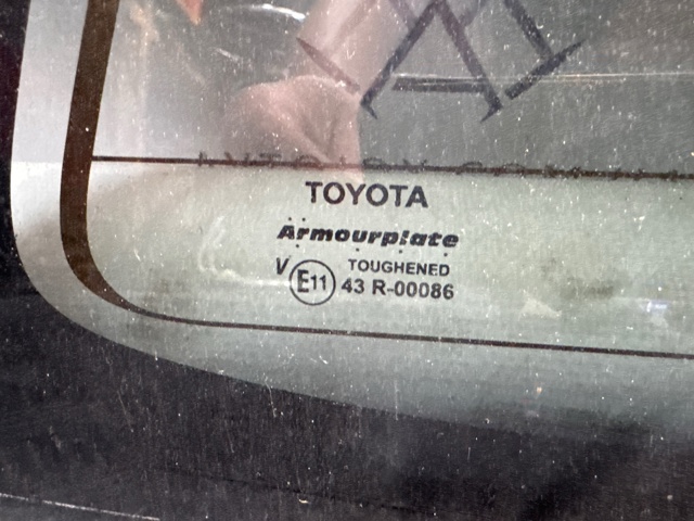 Заднее автостекло 648010K080 TOYOTA