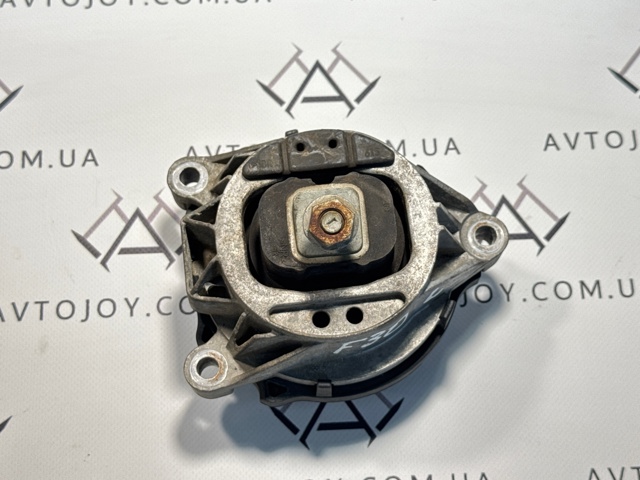 Левая опора двигателя 6863821 BMW