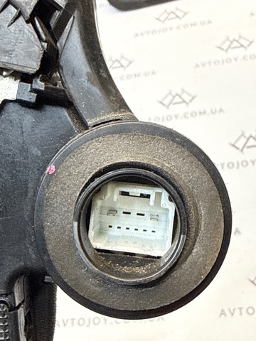 Замок двери задней левой 690600K040 TOYOTA