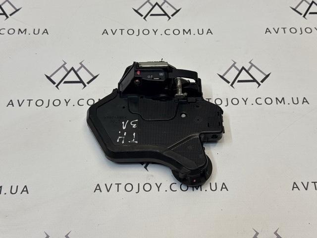 690600K040 TOYOTA Замок двери задней левой купить в Полтава