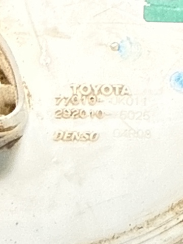 Датчик уровня топлива в б/баке Toyota Hilux