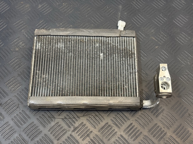 Охладитель воздуха 7810A286 MITSUBISHI