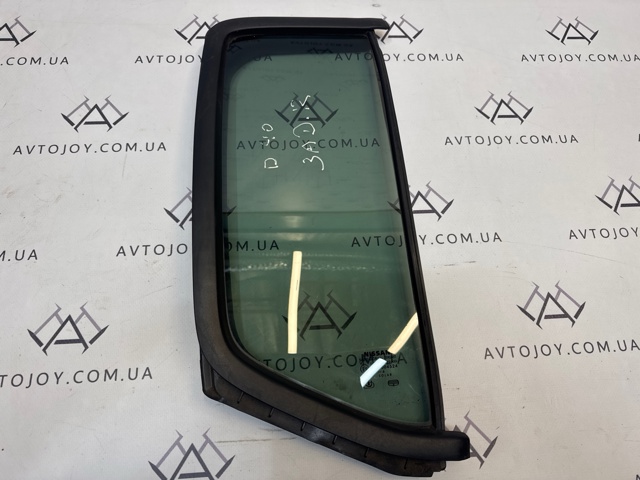 NISSAN 82262EB320 Стекло-форточка двери задней правой в наличии Украина