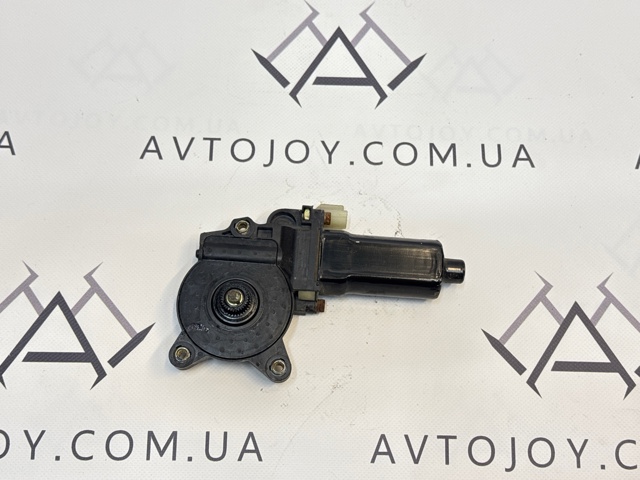 Мотор стеклоподъемника двери передней, правой 82460H1000 HYUNDAI