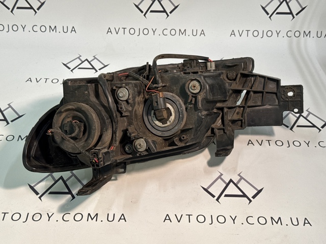 MITSUBISHI 8301A176 Правая фара в наличии Тернополь