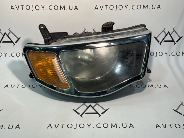 Основная фара - вставка 8301A690 MITSUBISHI