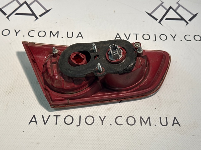 Фонарь задний правый, внутренний 8330A112 MITSUBISHI