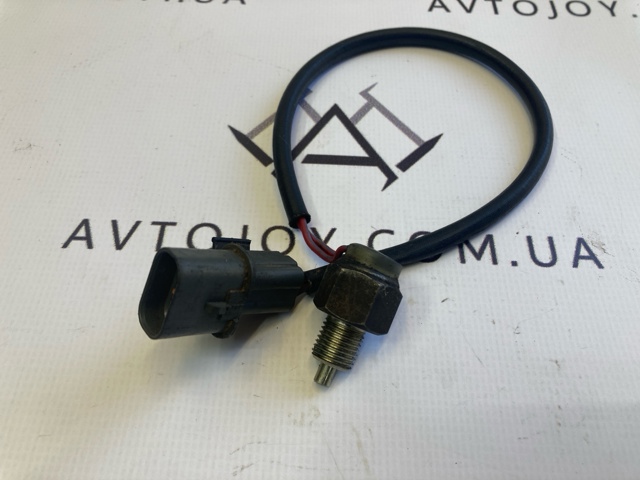 Датчик индикатора раздаточной коробки включения полного привода 8604A004 MITSUBISHI