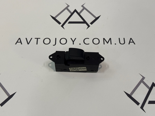 Кнопочный блок управления стеклоподъемником передний правый 8608A099 MITSUBISHI