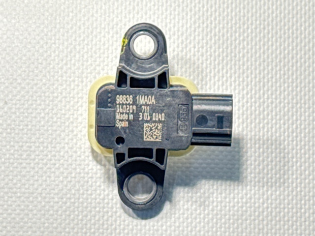 Датчик AIRBAG передний 988361MA0A NISSAN
