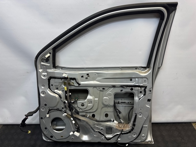 H01004JKAA NISSAN Дверь передняя правая купить в Чернигов
