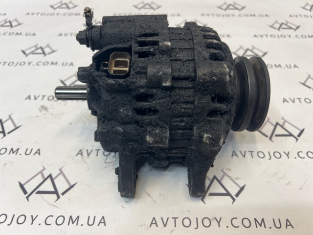 Автомобильный генератор MD366051 MITSUBISHI