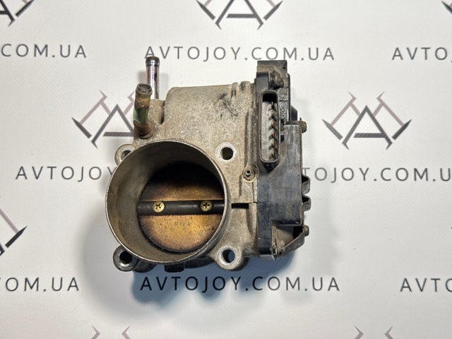 Дроссельная заслонка в сборе MN135985 MITSUBISHI