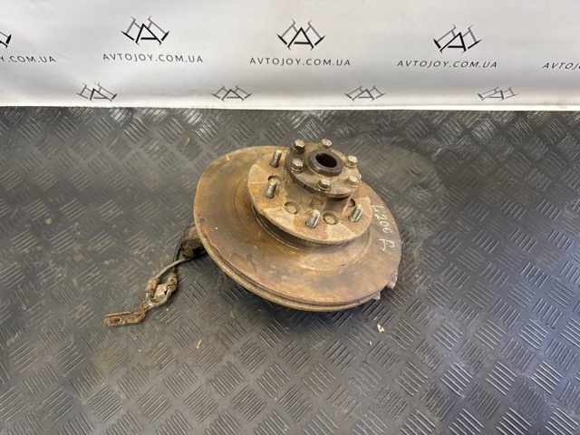 MR113893 MITSUBISHI Цапфа (поворотный кулак) передний правый купить в Ирпень