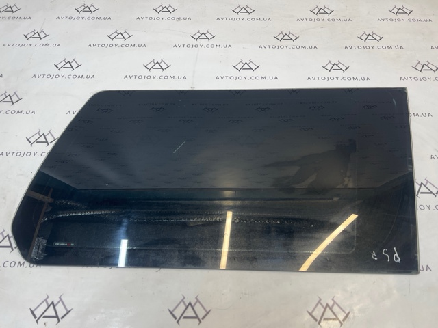 Стекло багажного отсека, правое MR245134 MITSUBISHI