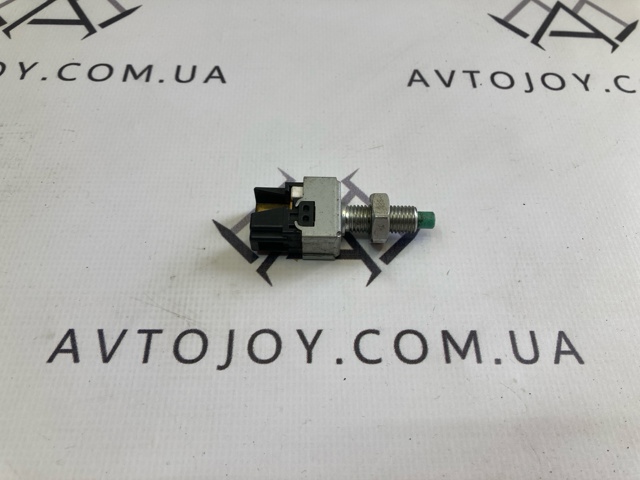 Датчик включения стоп-сигнала (лягушка) MR329967 MITSUBISHI