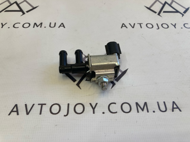 Клапан абсорбера топливных паров MR507781 MITSUBISHI