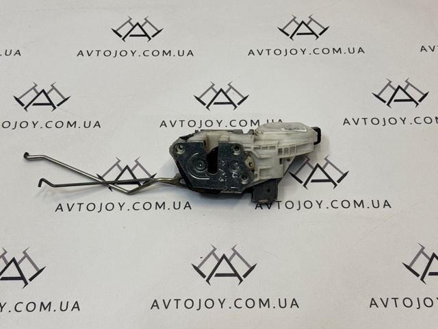 Запор кабины MR512235 MITSUBISHI