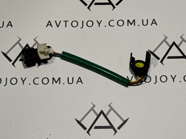 Личинка замка левой двери MR555355 MITSUBISHI