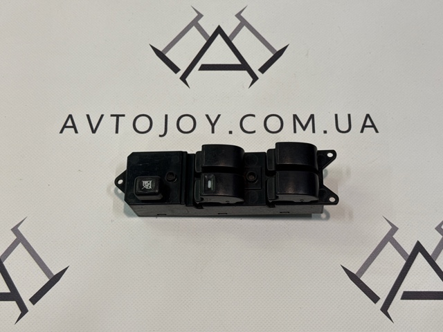 Кнопки переднего левого стекло подъёмника MR587942 MITSUBISHI