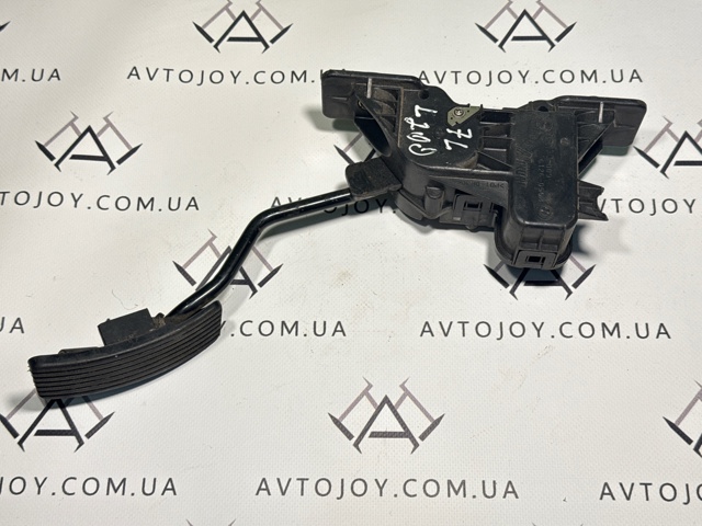 Педали газа MR992933 MITSUBISHI