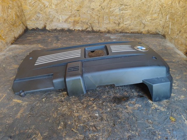 BMW 11127575032 Крышка двигателя в наличии Каменское