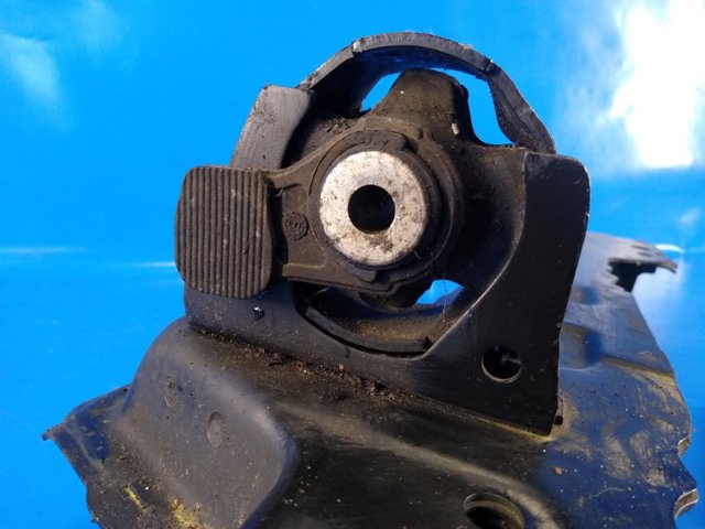 Подушка передней опоры двигателя 123610T170 TOYOTA