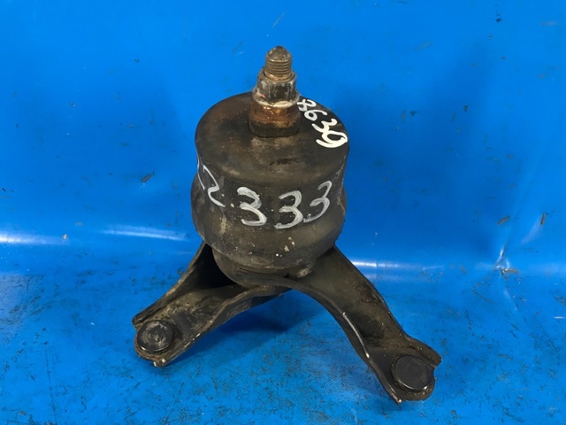 TOYOTA 123620P050 Правая подушка двигателя в наличии Киев