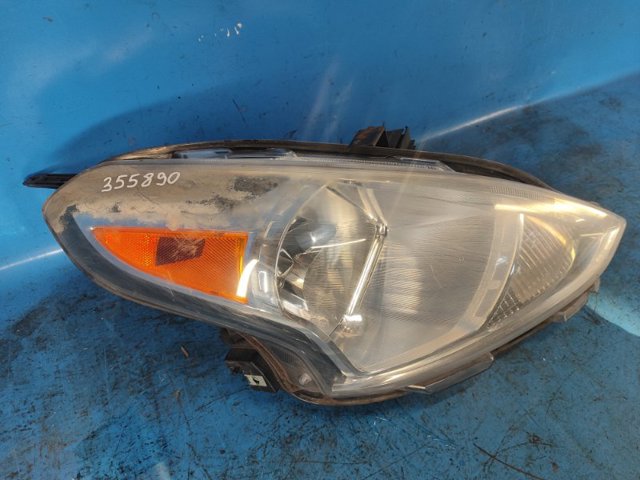 NISSAN 260109KK0A Правая фара в наличии Павлоград